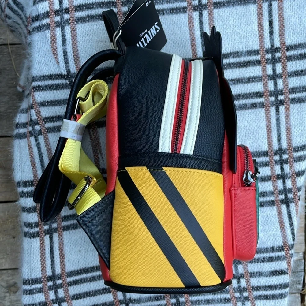 NWT Alice in Wonderland Queen of Hearts Loungefly Disney Backpack